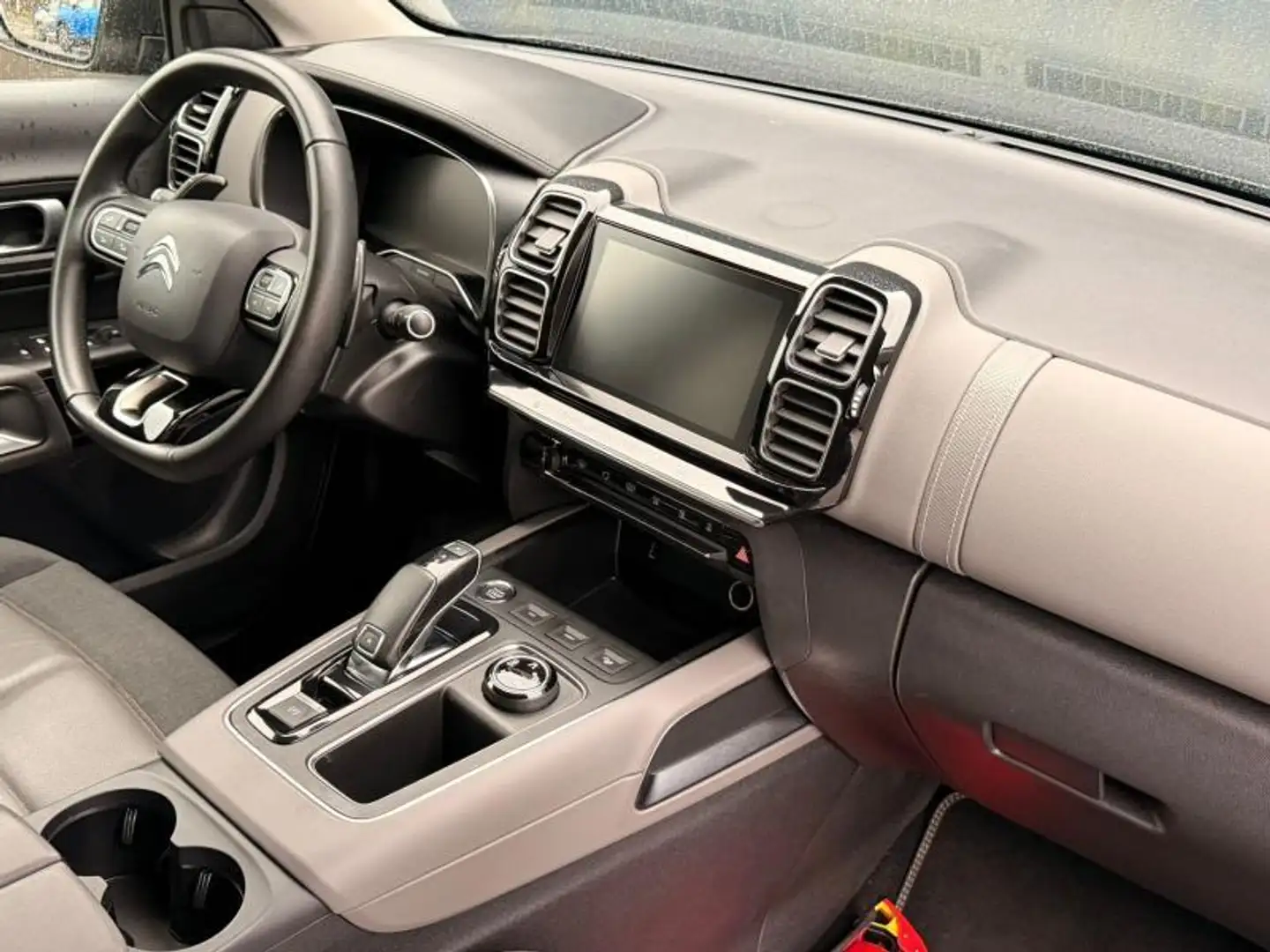 Citroen C5 Aircross Feel / EAT8 / 1.5 BlueHDI Gris - 2