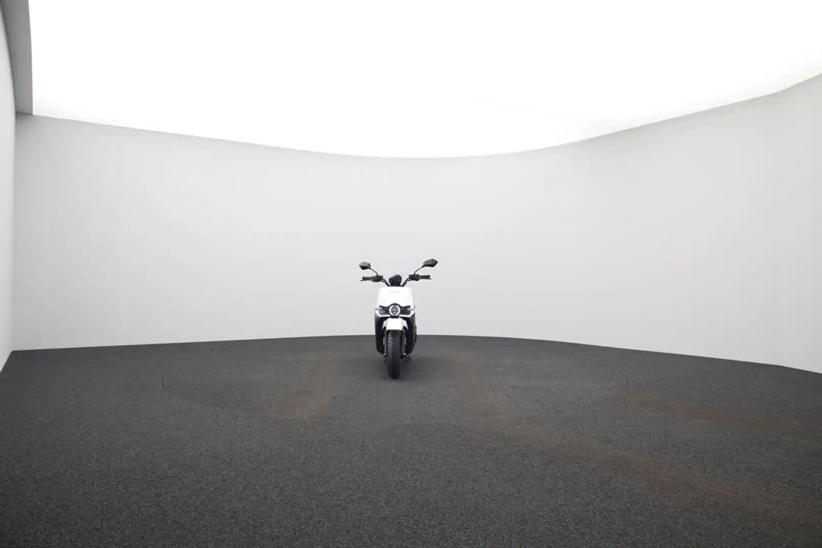 Silence S02 LS6 STANDARD L1e - 5,6 kWh   1 pl. Blanco Blanco - 1