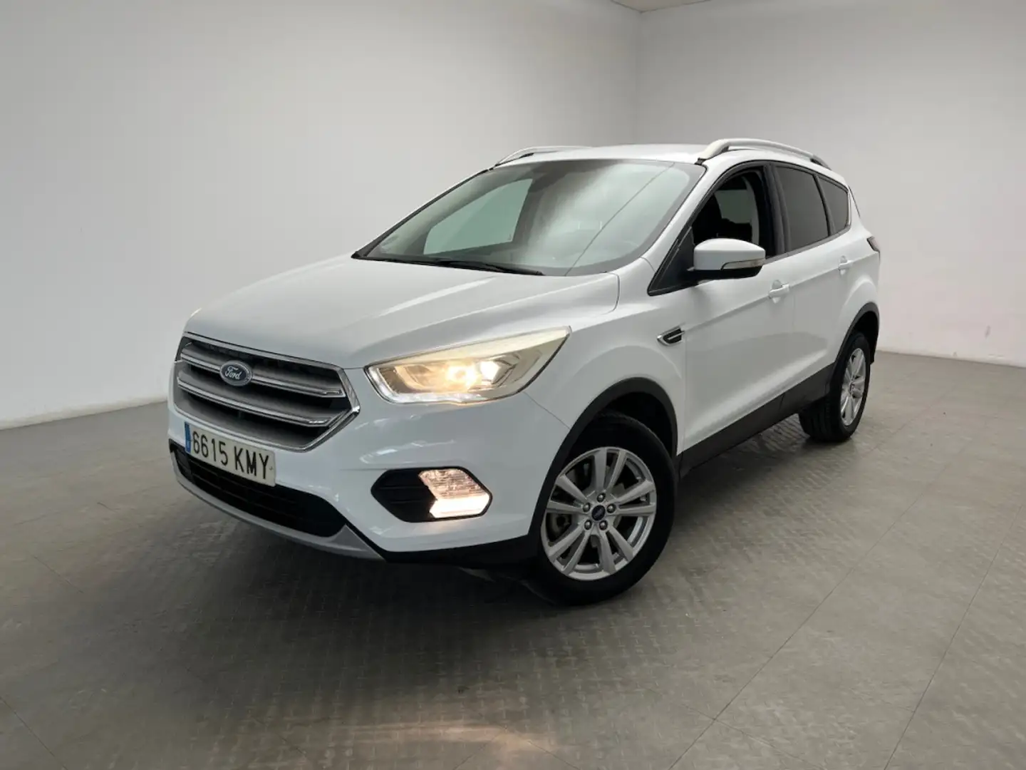 Ford Kuga 1.5TDCi Auto S&S Business 4x2 120 Weiß - 1