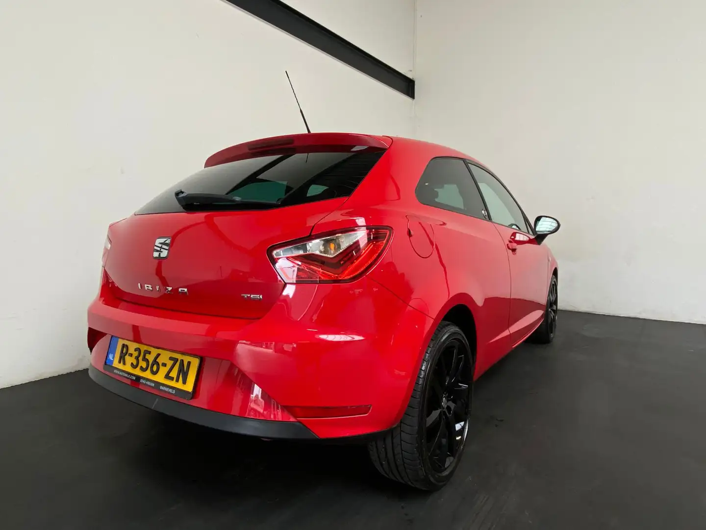 SEAT Ibiza SC 1.2 TSI Style Rouge - 2