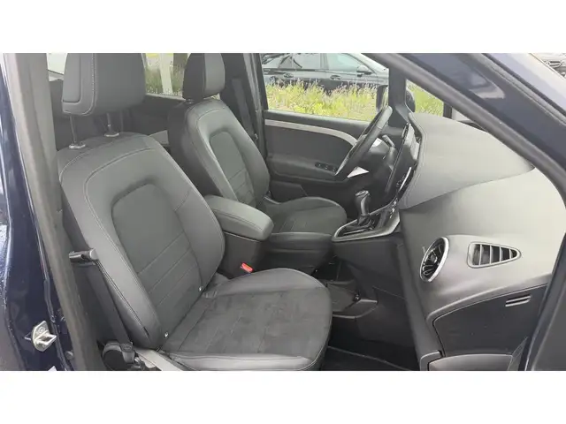 Mercedes-Benz T-Class view 12