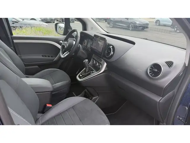 Mercedes-Benz T-Class view 13