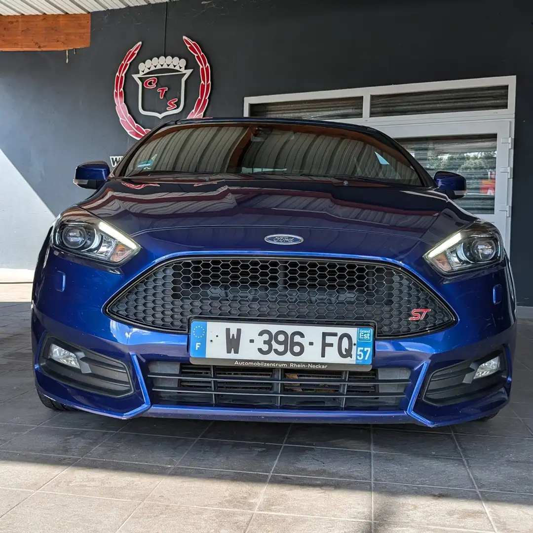 Ford Focus 2.0 ECOBOOST 250CH STOP\u0026START ST Blau - 2