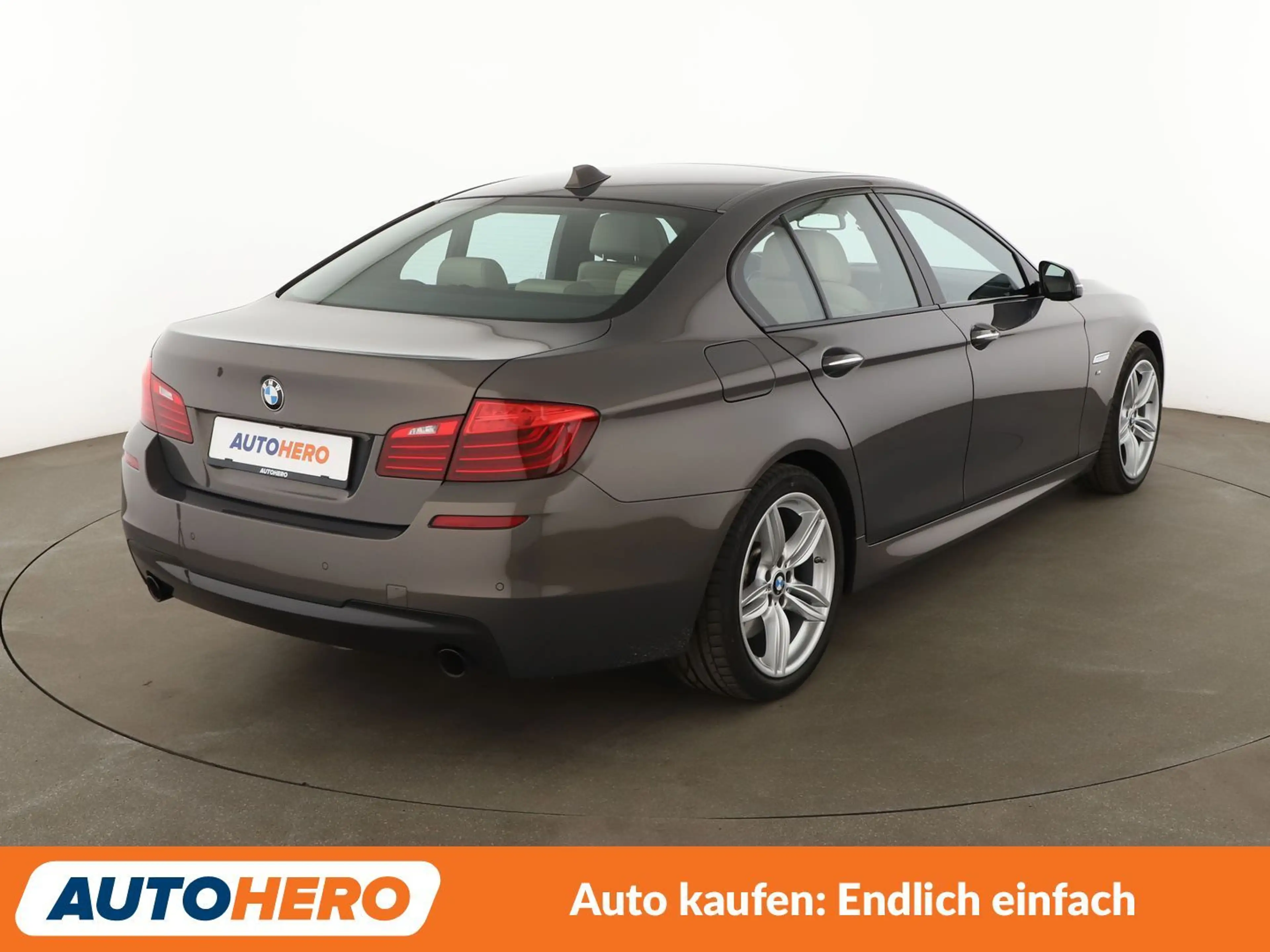 BMW 535 535d xDrive M Sport Aut.*NAVI*LED*HUD*TEMPO*CAM* — photo 6