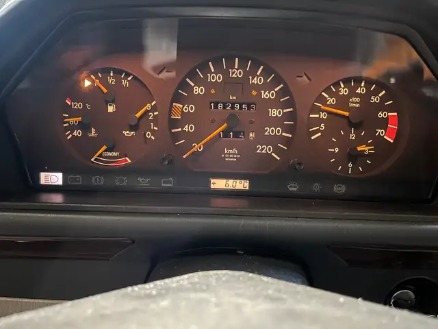 Mercedes-Benz Baureihe 124 view 9