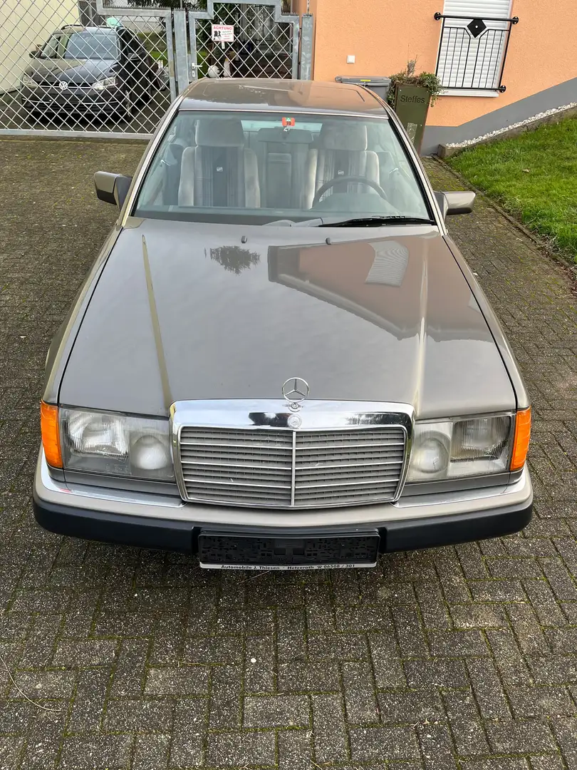 Mercedes-Benz Baureihe 124 230 CE Coupe Erstlack 2.Hand Unfall u. Rostfrei Gris - 2