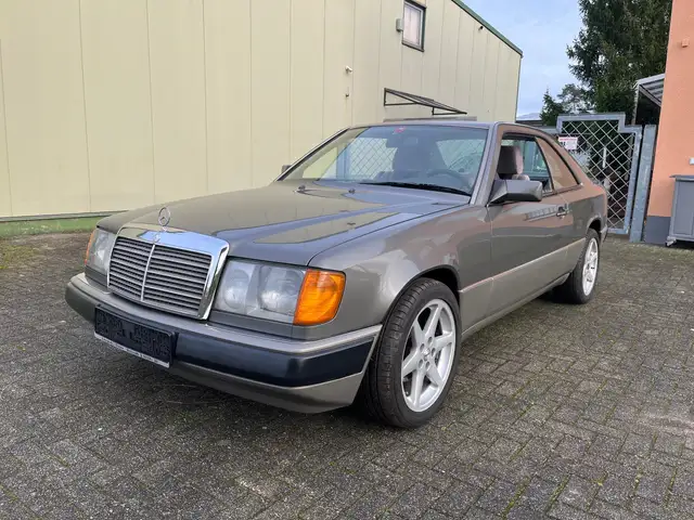 1990 Mercedes-Benz Baureihe 124 in Grey for sale