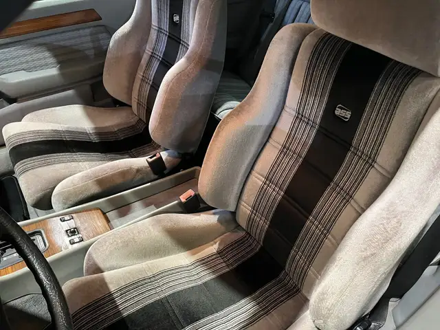 Mercedes-Benz Baureihe 124 view 12