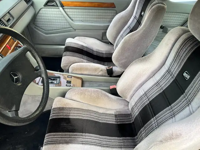 Mercedes-Benz Baureihe 124 view 14
