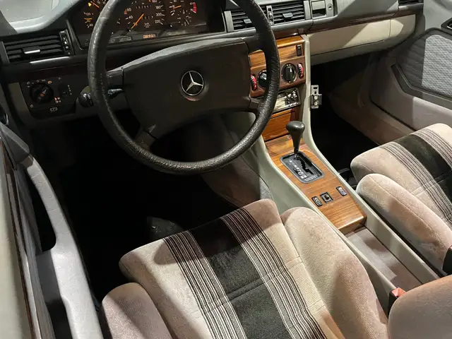 Mercedes-Benz Baureihe 124 view 11