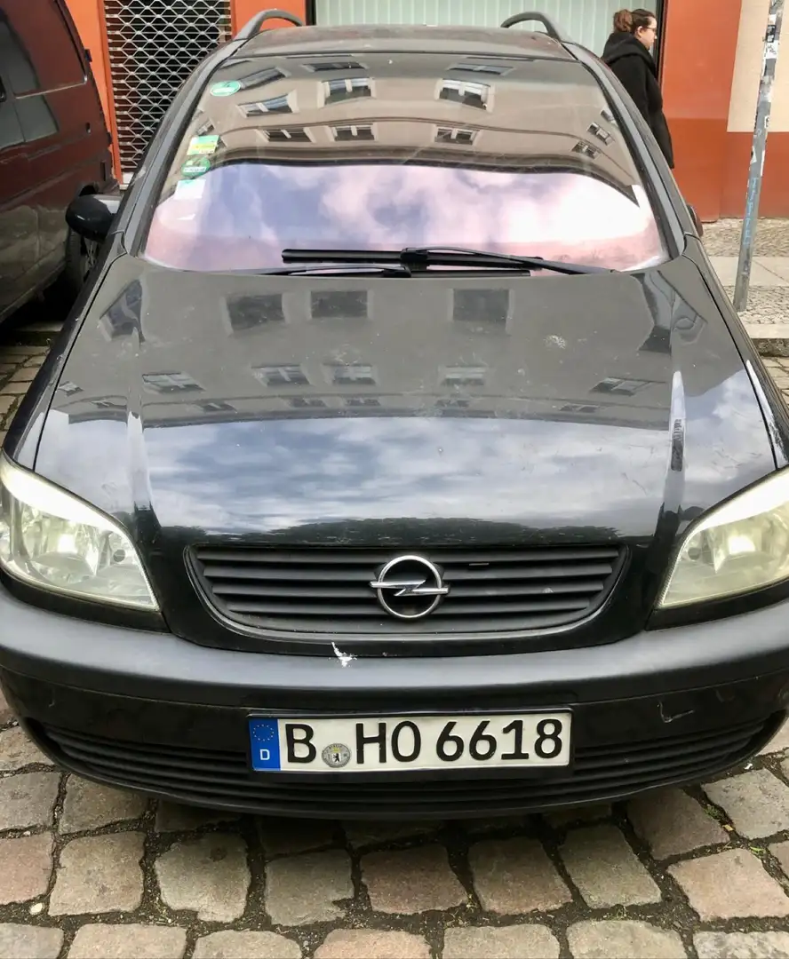 Opel Zafira a Schwarz - 1