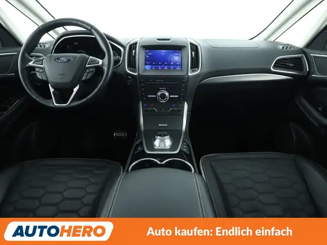 Ford S-Max view 12