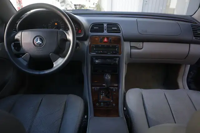 Mercedes-Benz CLK view 2