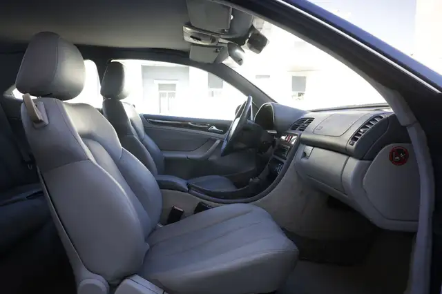 Mercedes-Benz CLK view 10