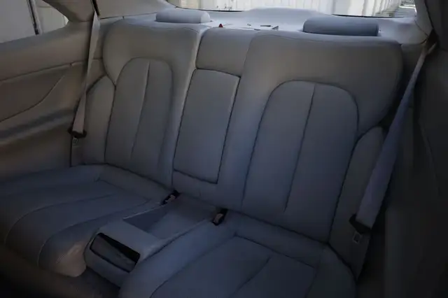 Mercedes-Benz CLK view 3