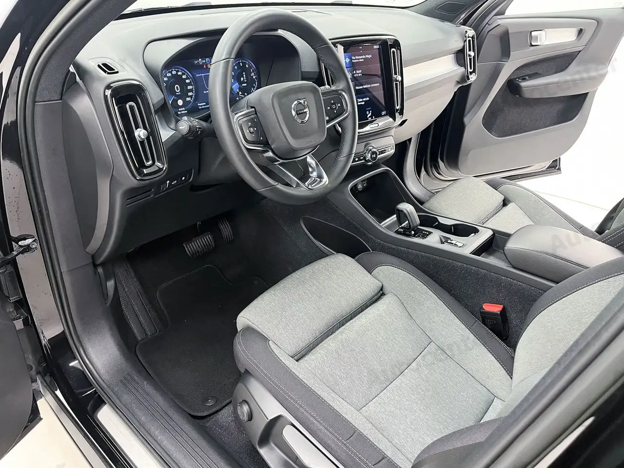 Volvo XC40 T4 PLUG IN AUT CORE **AUTOCARRO N1**, миниатюра 7