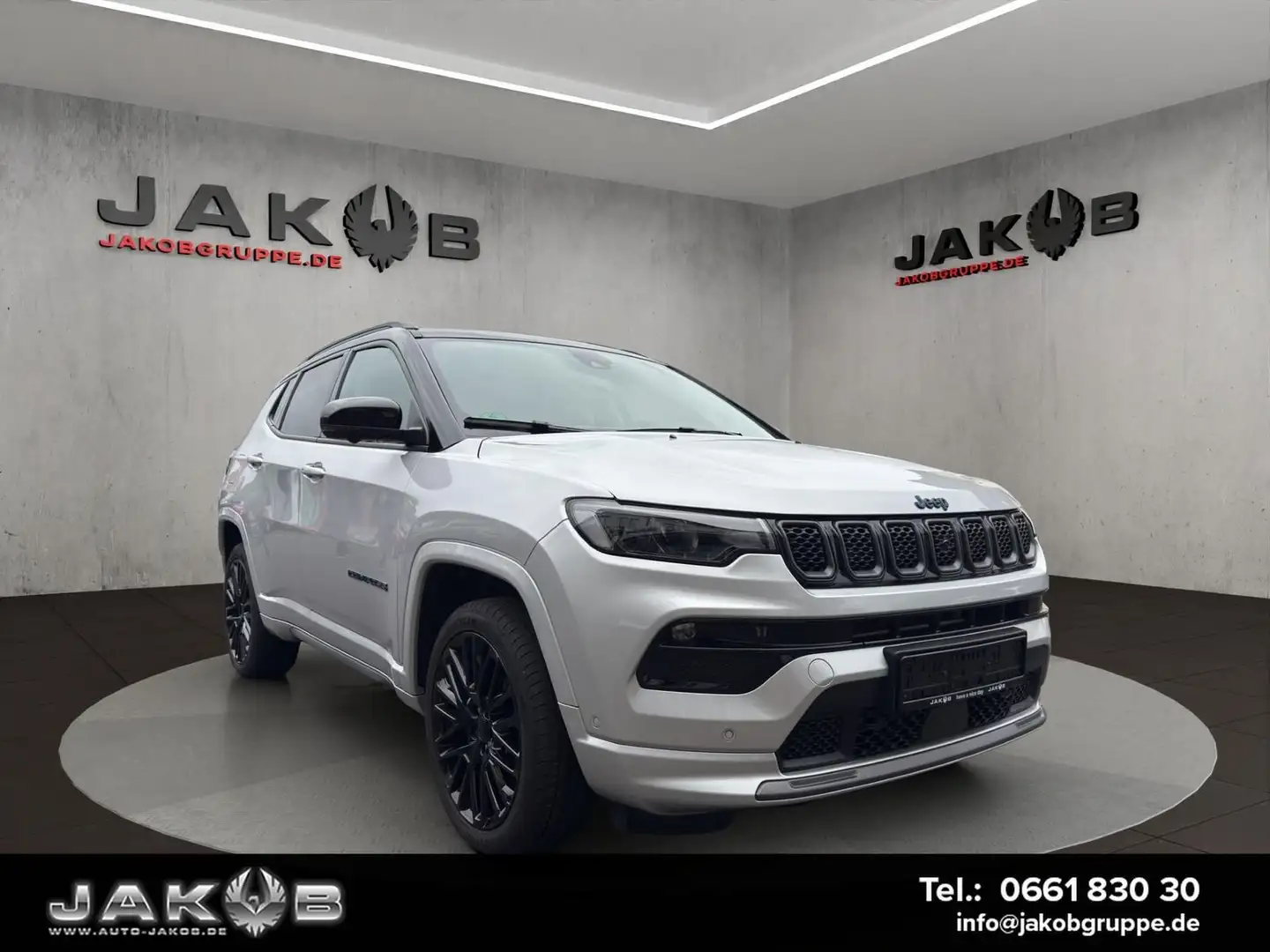 Jeep Compass S Plug-In Hybrid 4WD 1.3 T4 4xe Plug-... Silber - 2