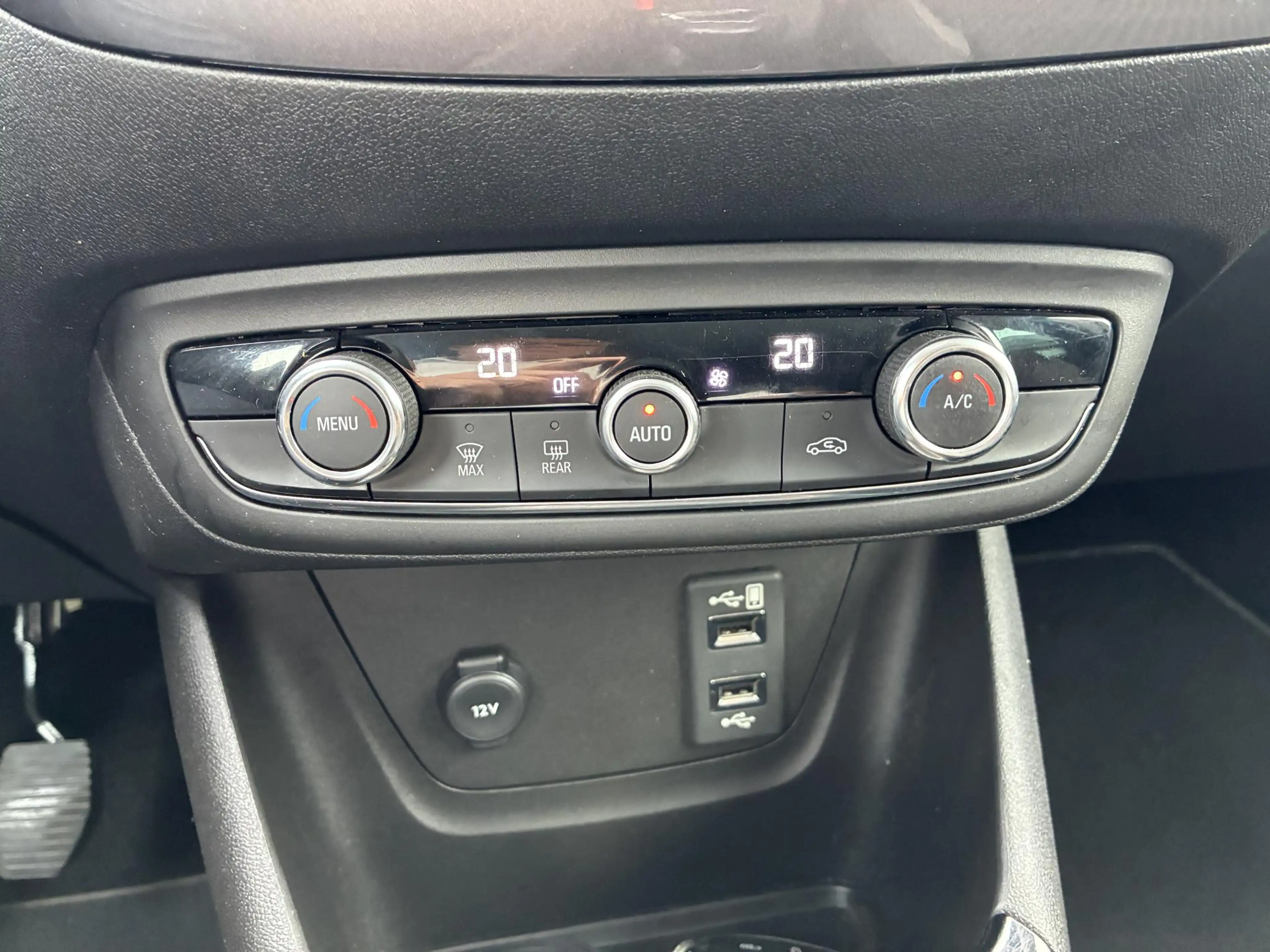 Opel Crossland X 1.2 Turbo Innovation | Climate control | Navigatie — photo 8
