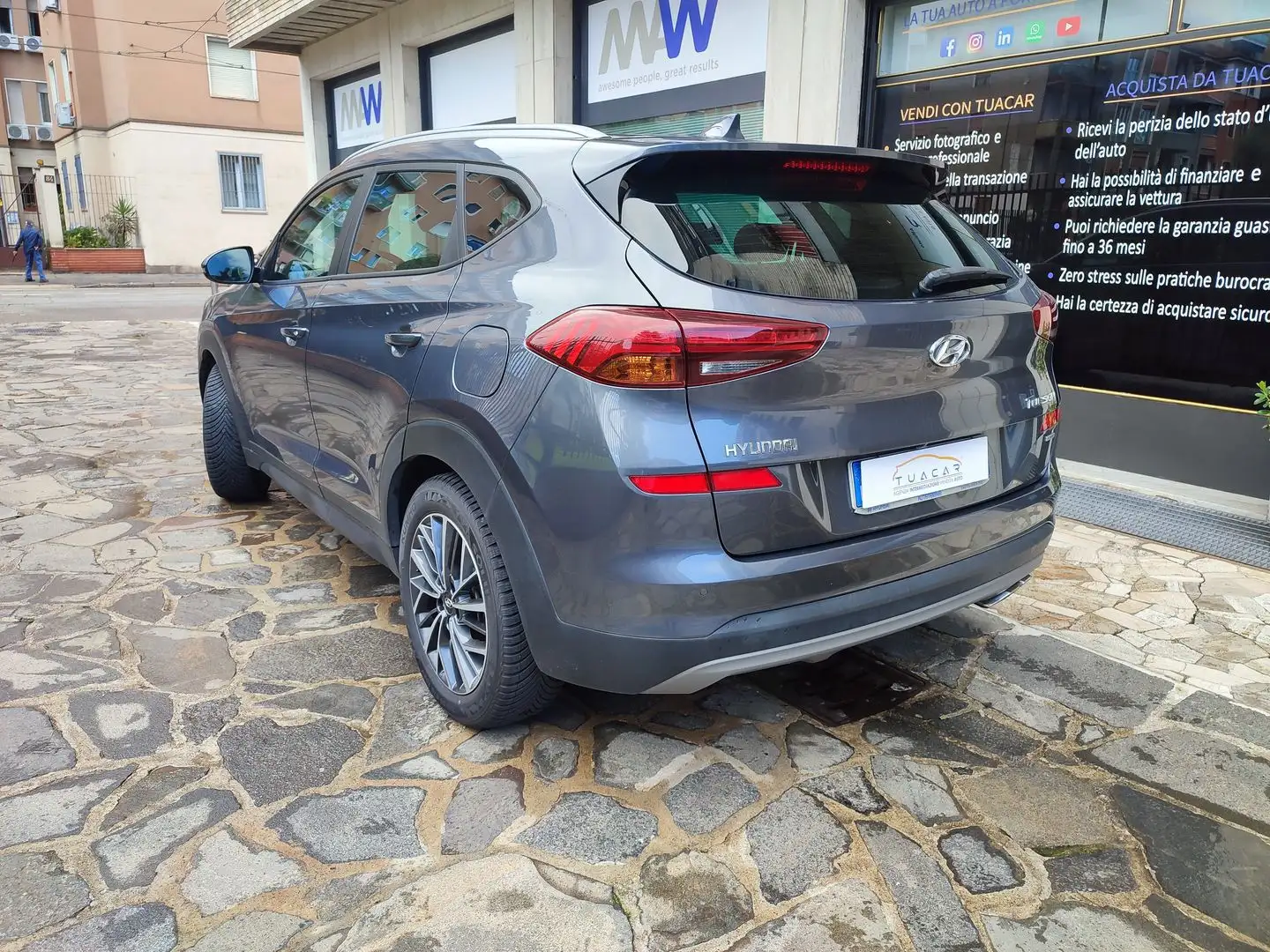 Hyundai TUCSON Xprime 1.6 CRDi C. Aut. Gris - 2