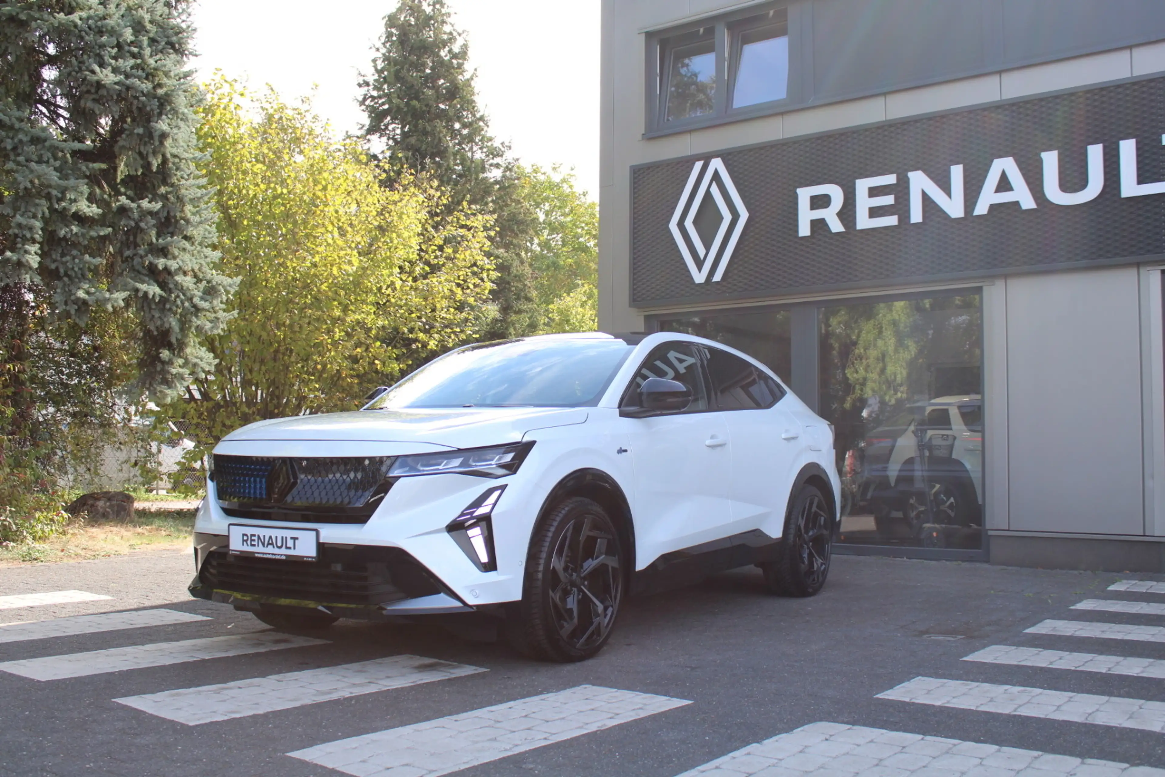 Renault Rafale Hyper Hybrid 300 Atelier Alpine 4x4 — photo 3