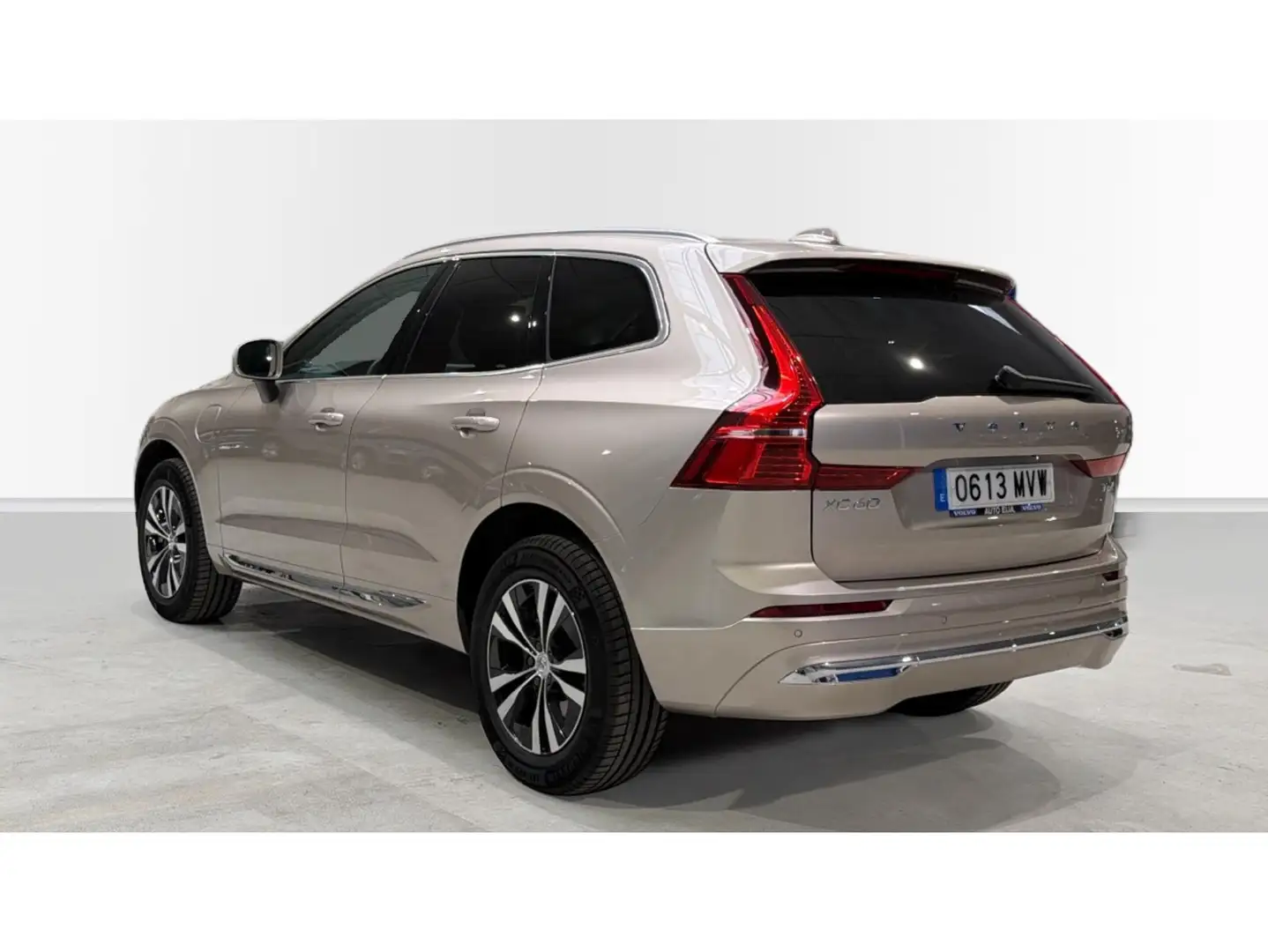 Volvo XC60 T6 Recharge Core Gris - 2