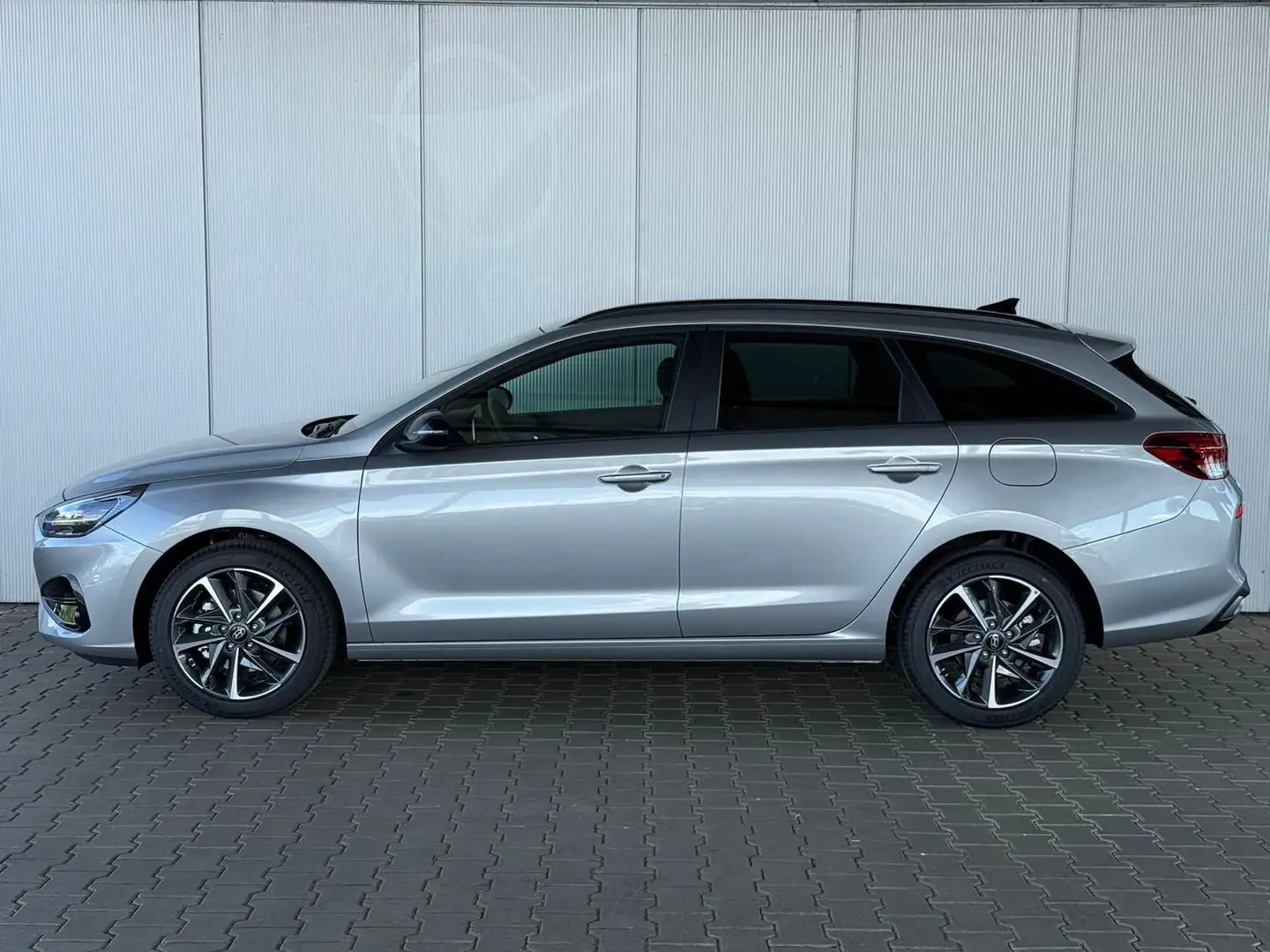 Hyundai i30 Kombi - PD GO Plus 1.5 DPI  / Sitz + Lenkradhei... Silber - 2