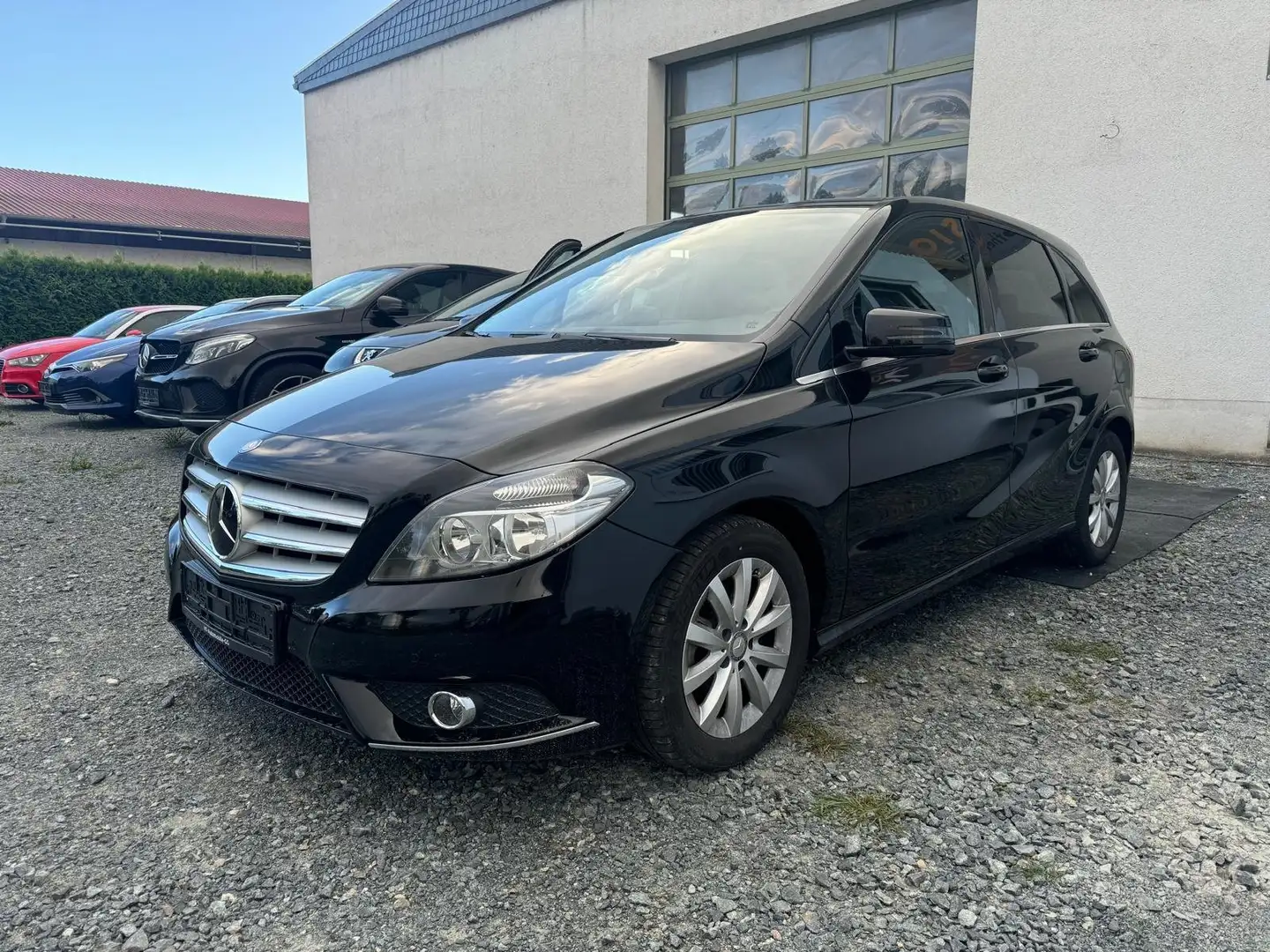 Mercedes-Benz B 200 B 200 CDI *1.Hand*Automatik*AHK*Kamera* Schwarz - 1