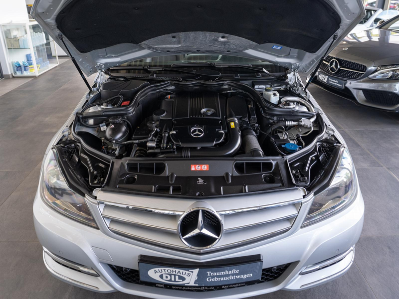 Mercedes-Benz C 180 — photo 25