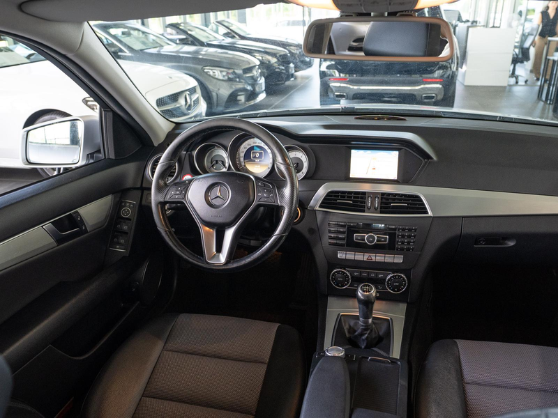 Mercedes-Benz C 180 — photo 14
