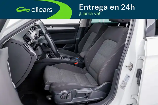 Volkswagen Passat view 14