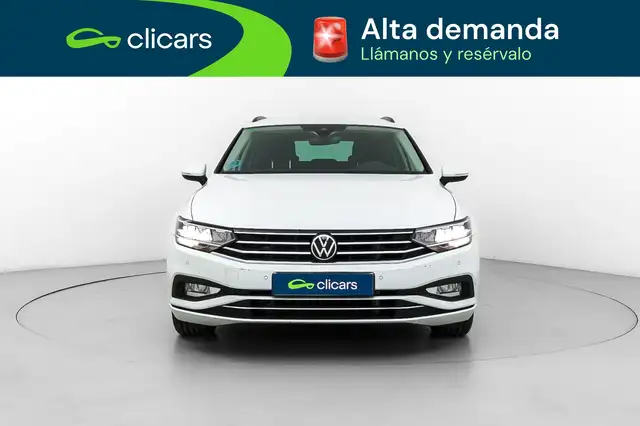 Volkswagen Passat view 2