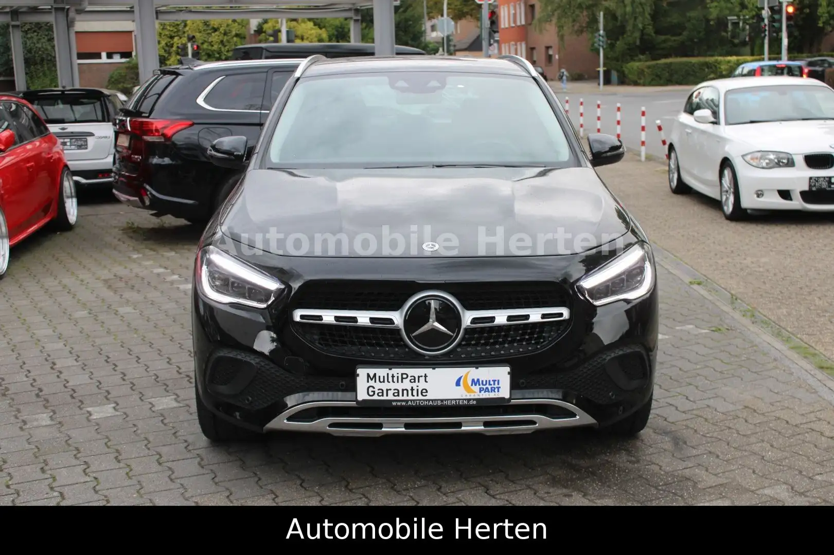 Mercedes-Benz GLA 250 E*MBUX*NAVI*LED*ACC*NEUZUSTAND! Schwarz - 2