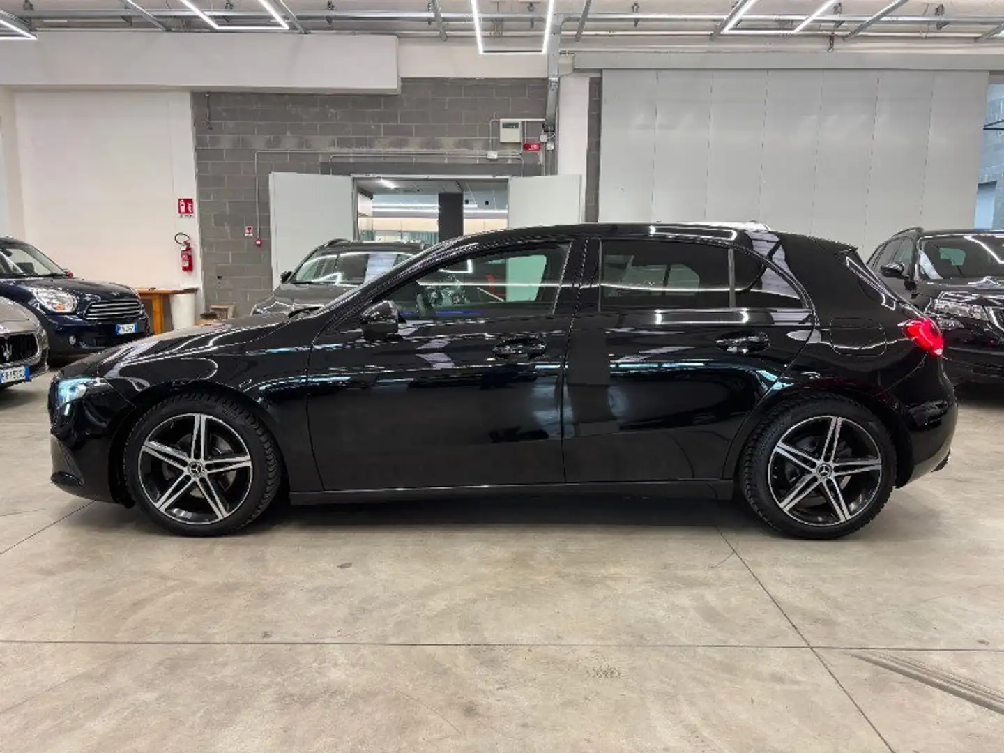 Mercedes-Benz A 200 A 200 d Automatic Premium Noir - 2
