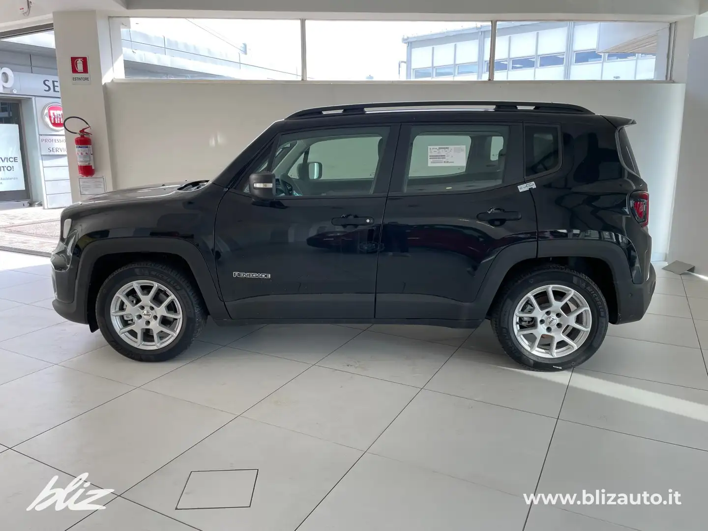 Jeep Renegade 1.5 turbo t4 mhev altitude 2wd dct Noir - 2