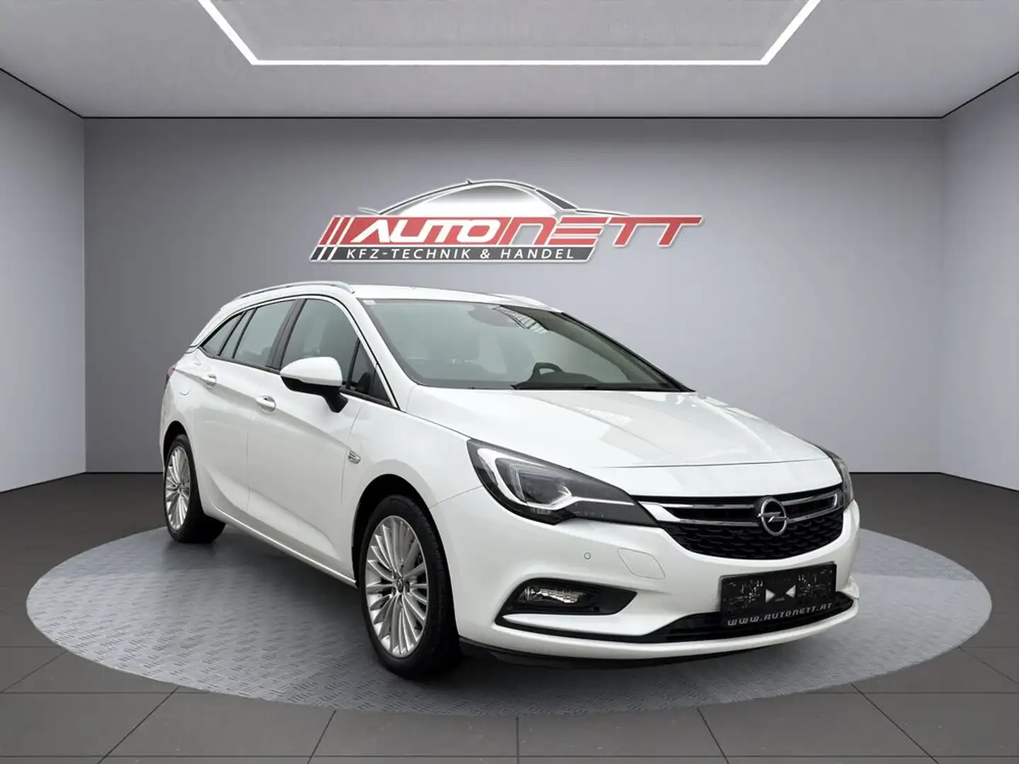 Opel Astra INNOVATION Weiß - 1