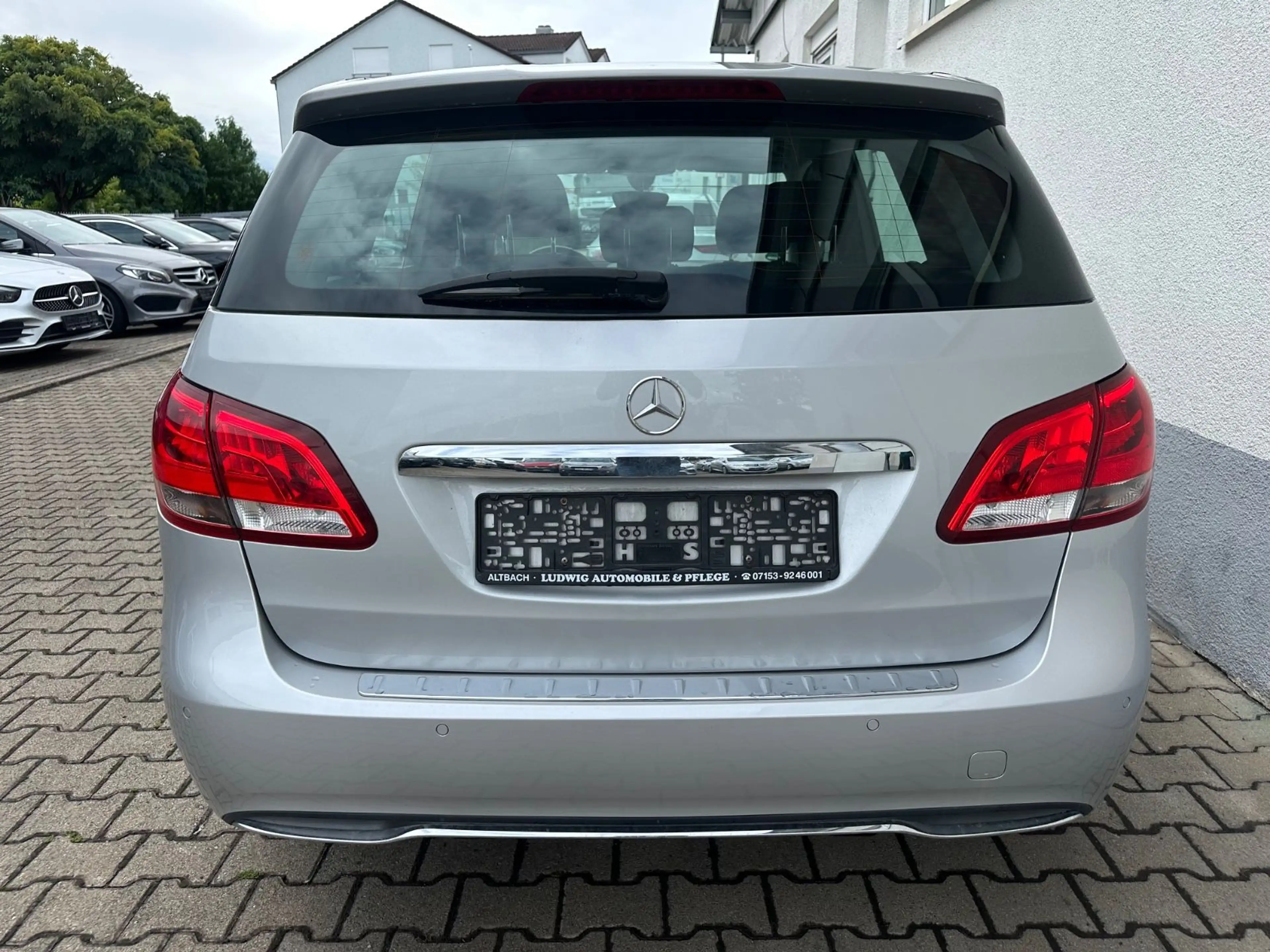 Mercedes-Benz B 180 NAVI PDC AHK Ambiente — photo 8