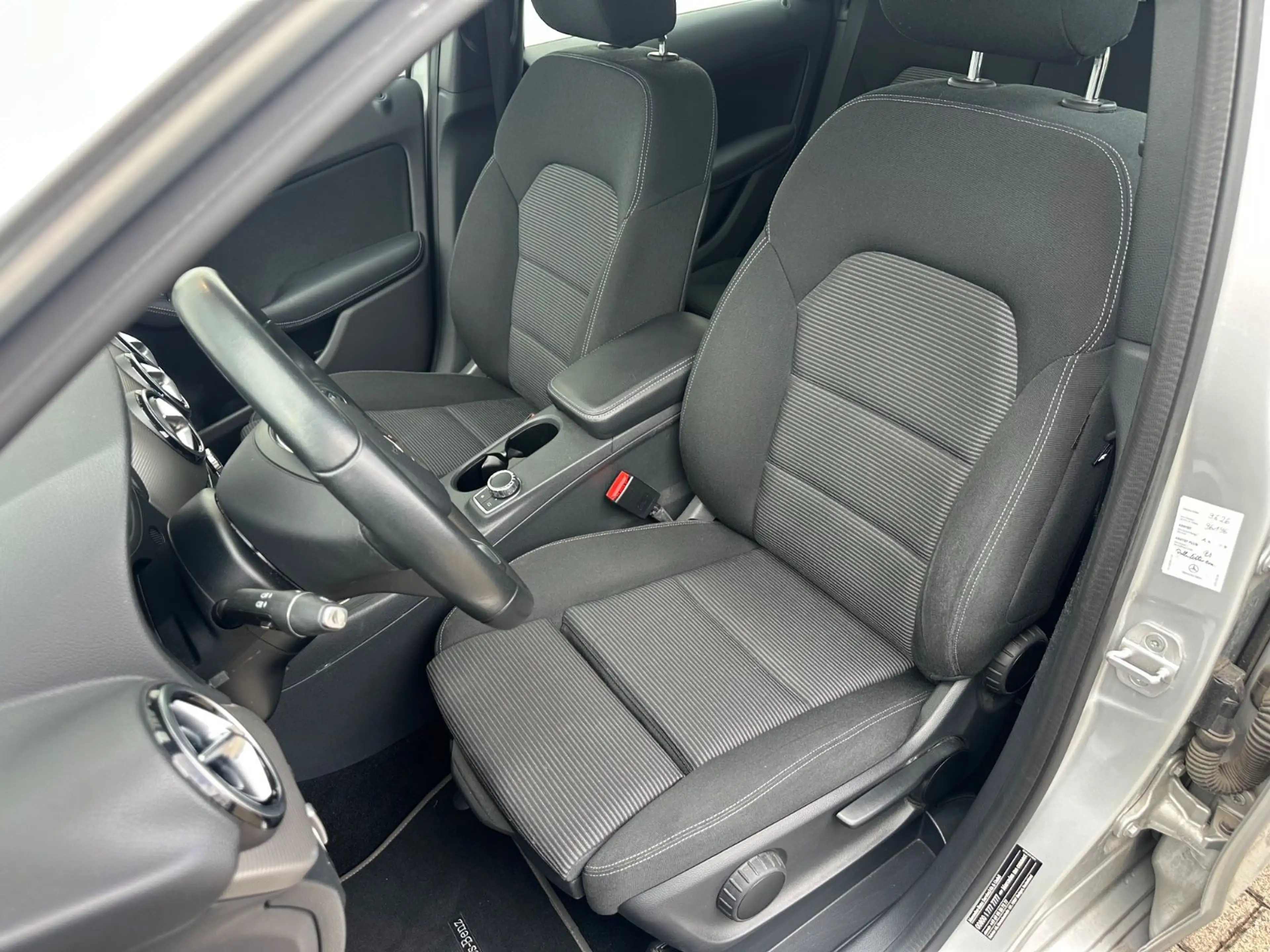 Mercedes-Benz B 180 NAVI PDC AHK Ambiente — photo 5