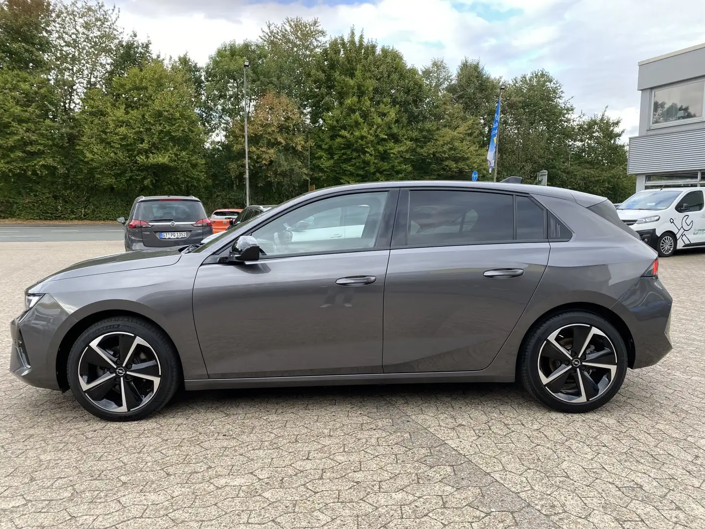 Opel Astra GS NAVI/SHZ+LHZ/PDC vo+hi+360Cam Grau - 2