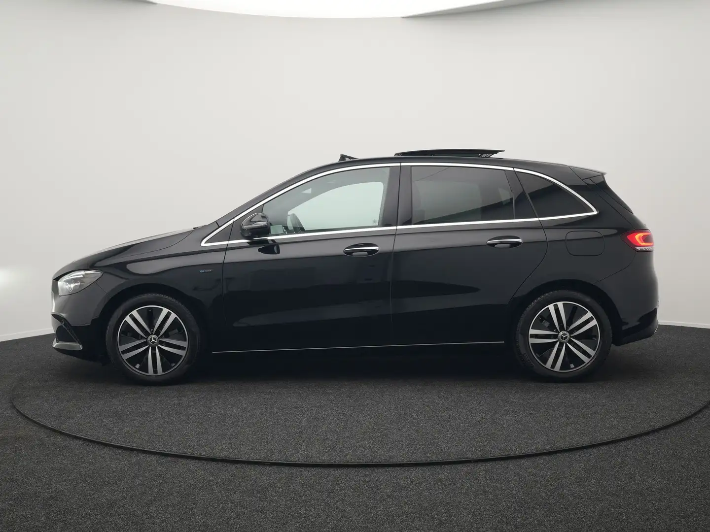 Mercedes-Benz B 250 e Progressive Plug In Hybrid 218pk PHEV | Panodak Zwart - 2