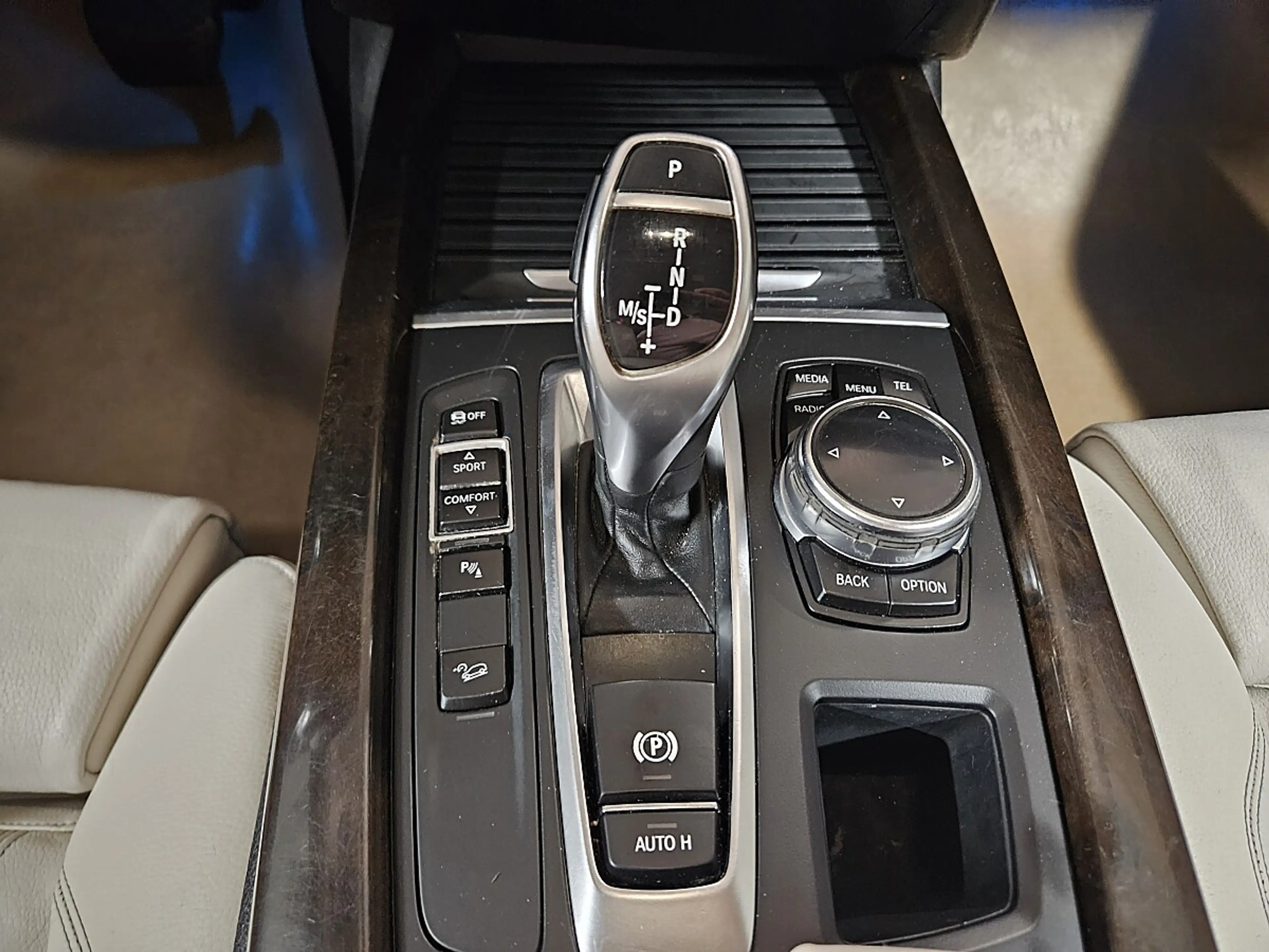 BMW X5 xDrive 30d — photo 12