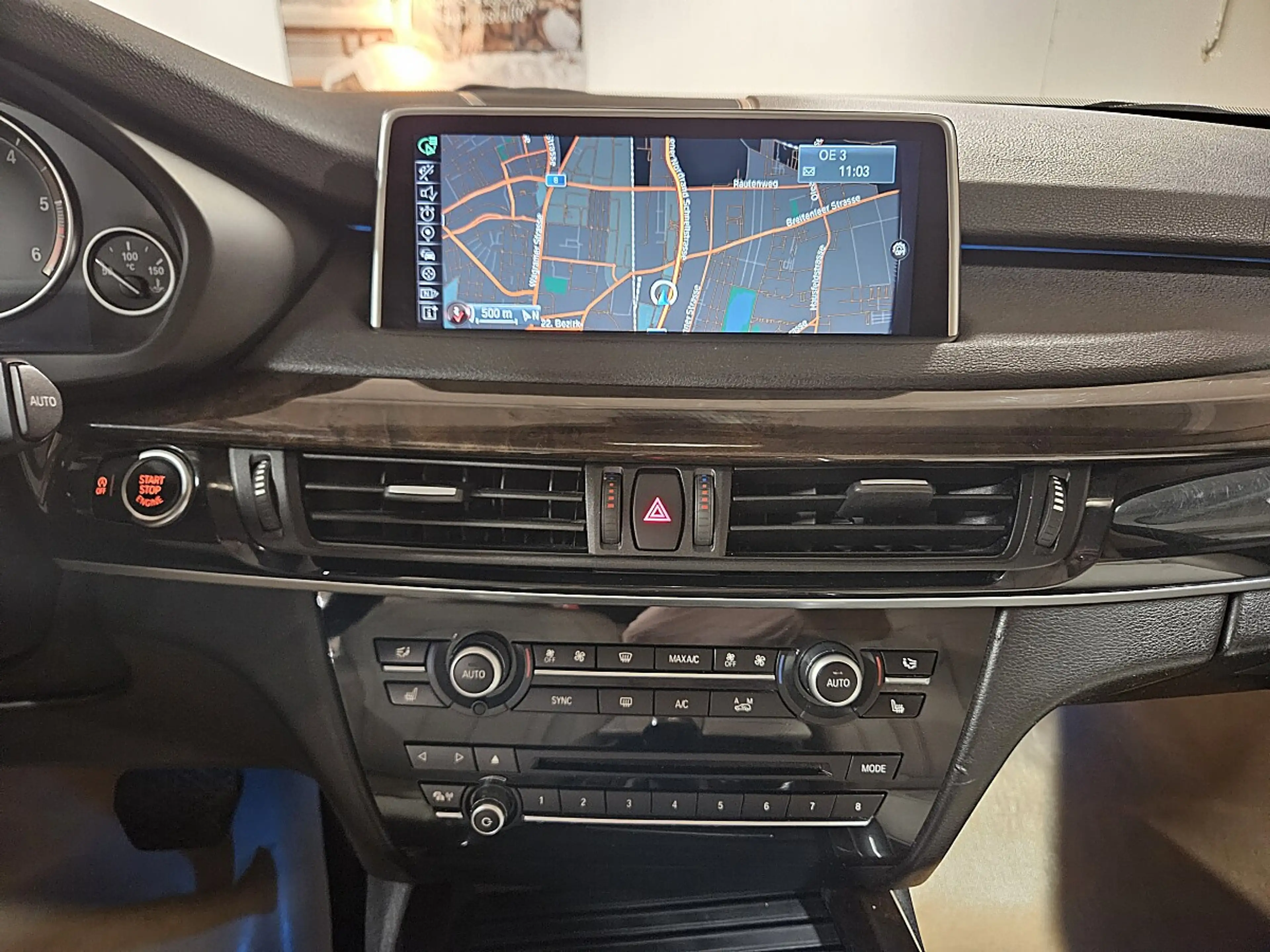 BMW X5 xDrive 30d — photo 11