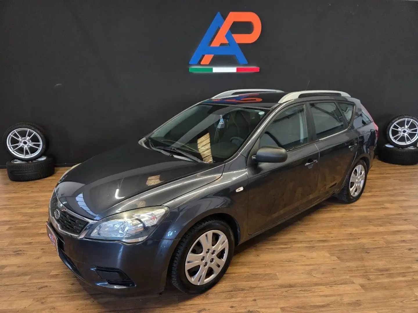Kia Ceed / cee'd Sp. Wag. 1.4 90CV EX Bi-Fuel Gris - 2