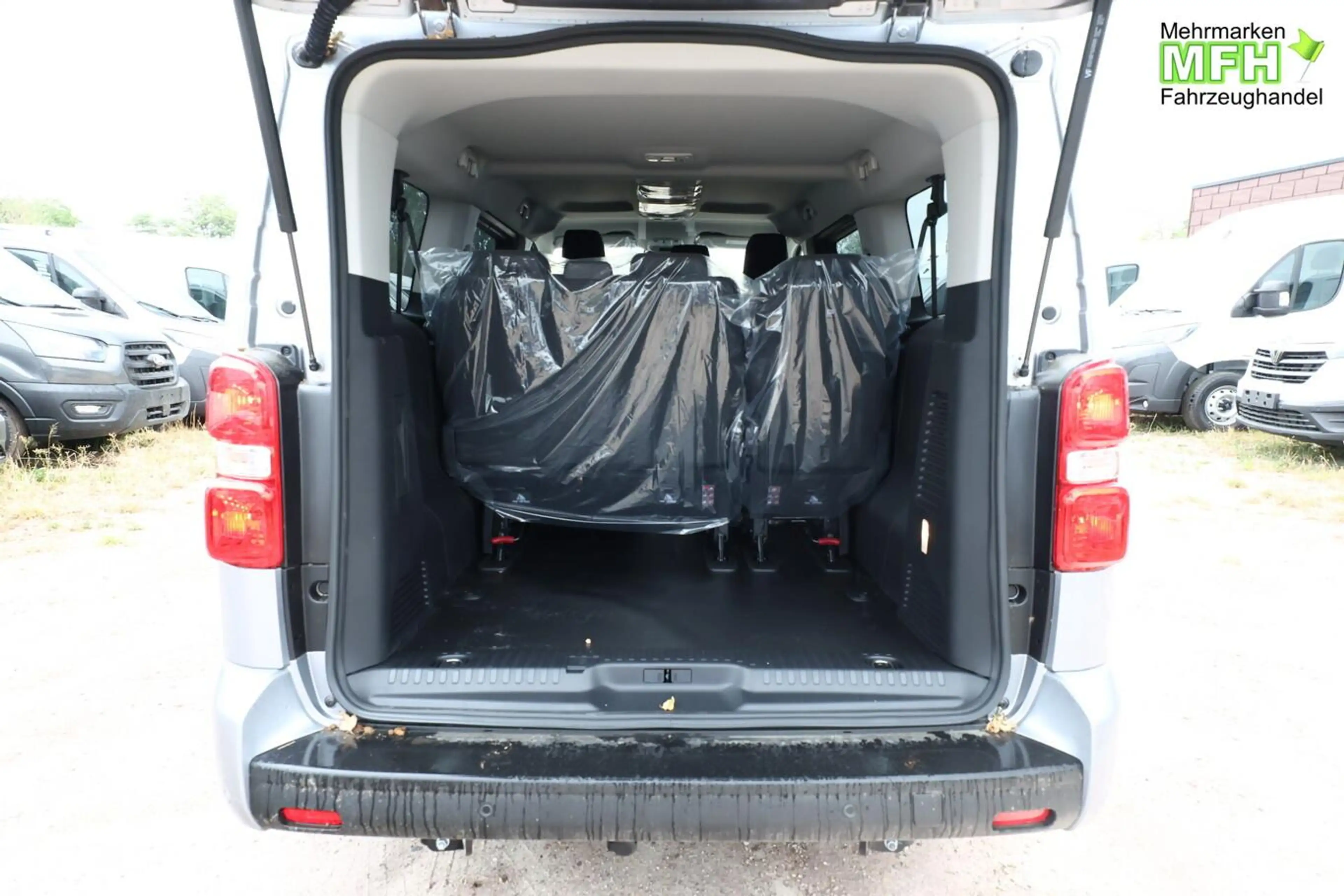 Peugeot Traveller Active L3 9S KlimaP AHK SHZ CarP LED 132 kW (17... — photo 10