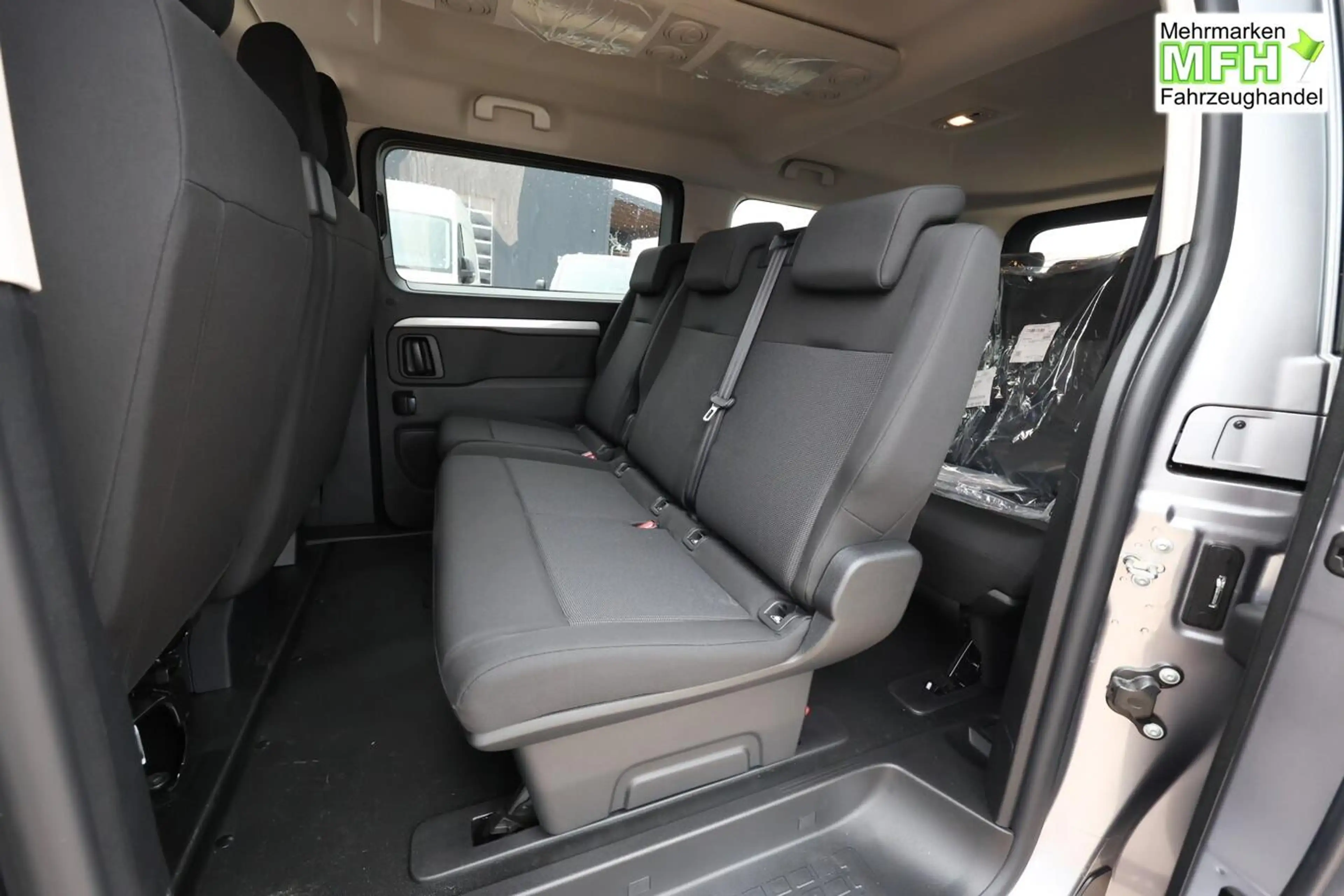 Peugeot Traveller Active L3 9S KlimaP AHK SHZ CarP LED 132 kW (17... — photo 9