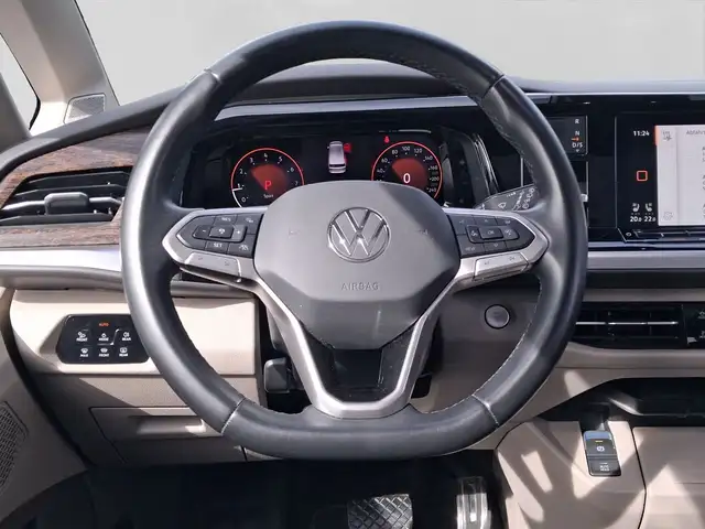 Volkswagen Multivan view 9