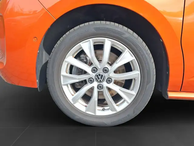 Volkswagen Multivan view 7