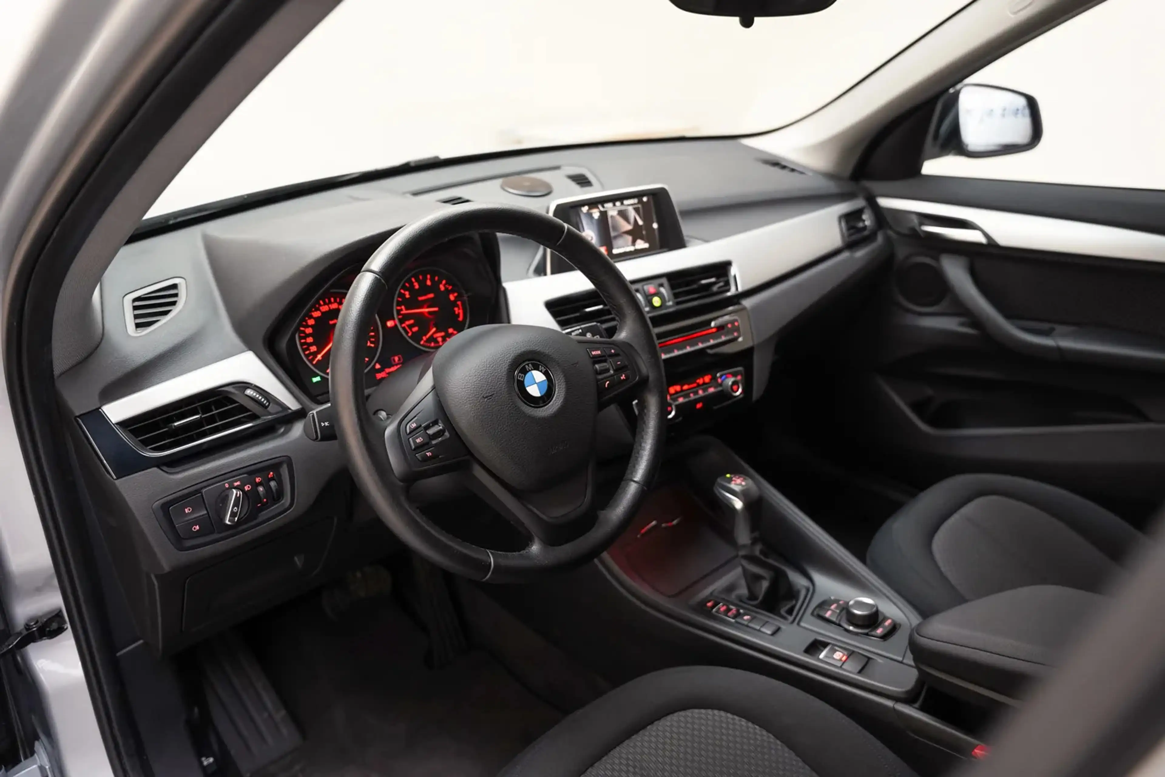 BMW X1 20i 192pk Executive Aut.[ Climate Cruise PDC voor — photo 13
