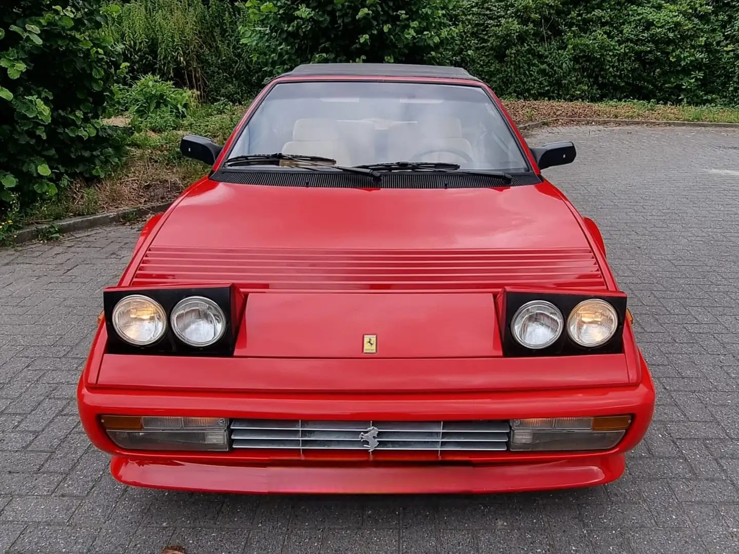 Ferrari Mondial Cabriolet Rouge - 1