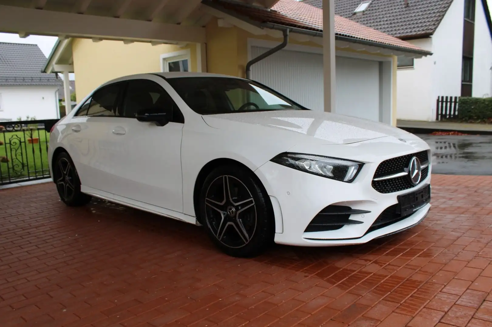 Mercedes-Benz A 180 D Lim.**AMG/LED/VC/CAM/NAVI/DAB** Blanc - 2