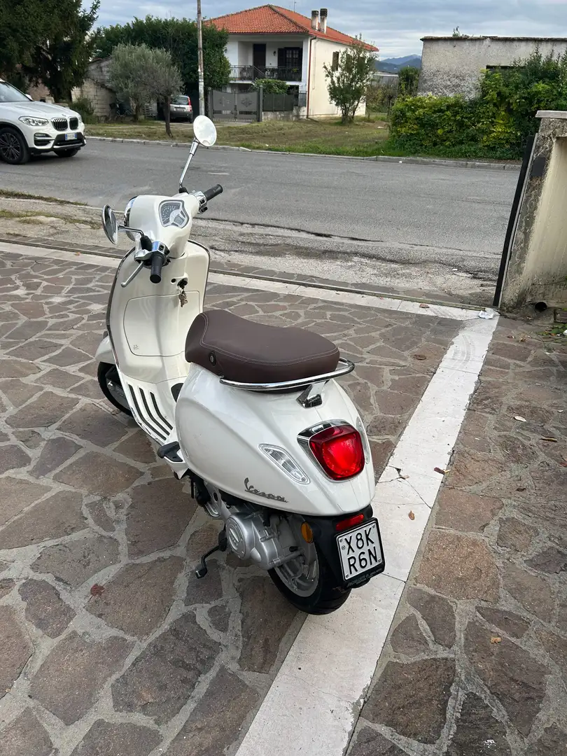 Vespa Primavera 50 4T 3V Bianco - 2